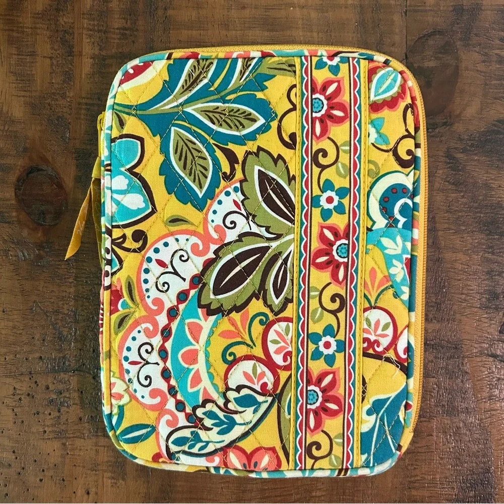 Vibrant Vera Bradley Floral Patterned Kindle/Tablet Sleeve Case